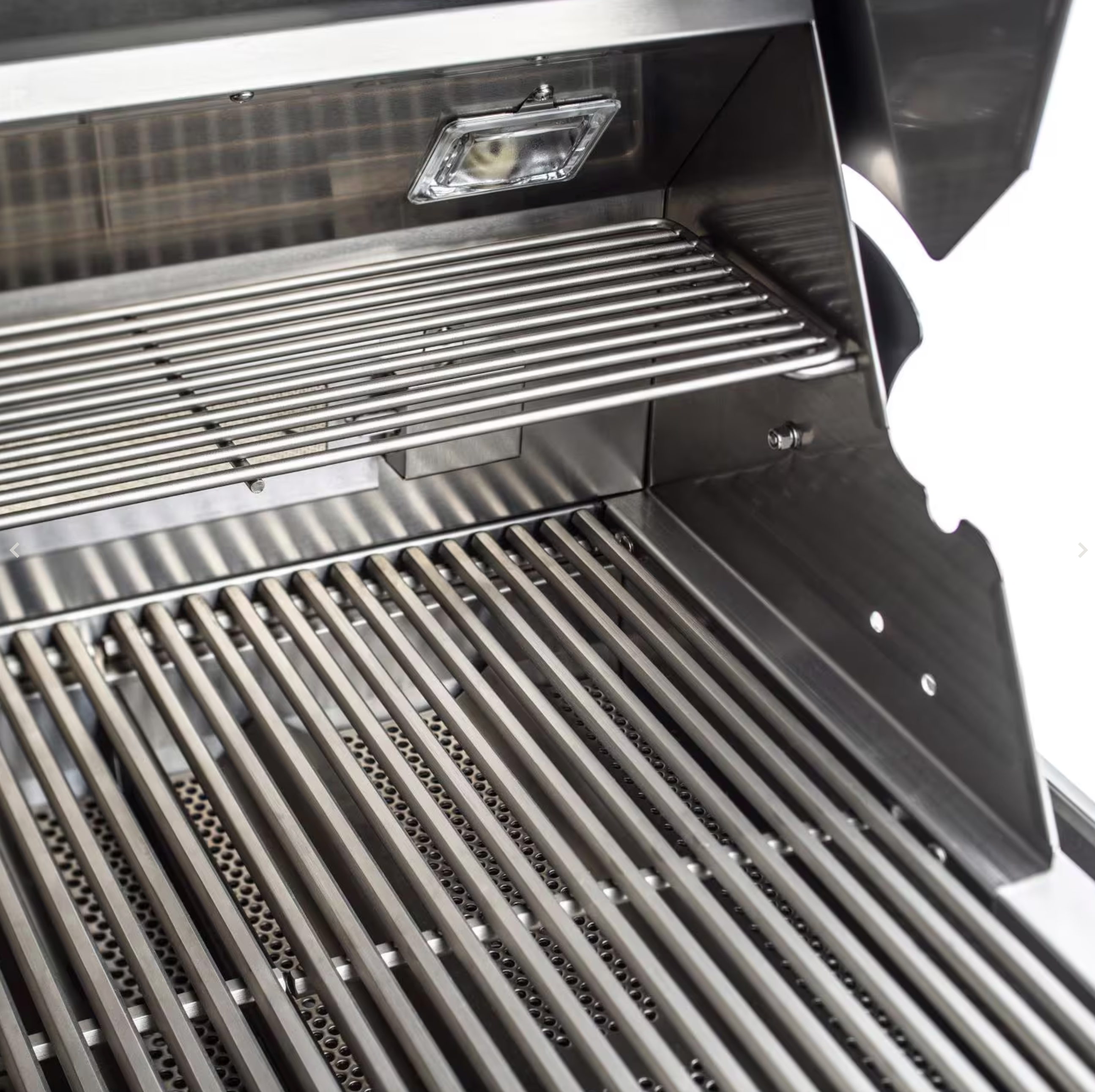 Blaze Profesisonal Series 34-Inch Built-In Gas Grill with Hex Grates and Rear Infrared Burner – BLZ-3PRO