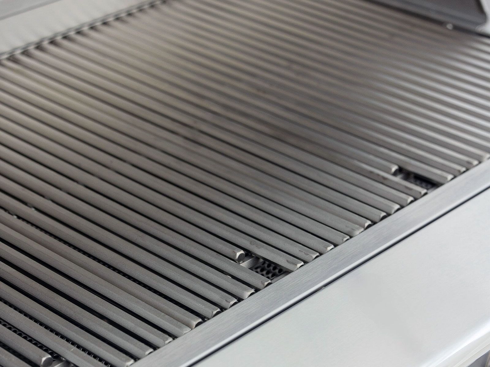 Blaze LTE Pro 32-Inch 4-Burner Built-In Gas Grill with Digital Display and Rotisserie – BLZ-4LTEPRO