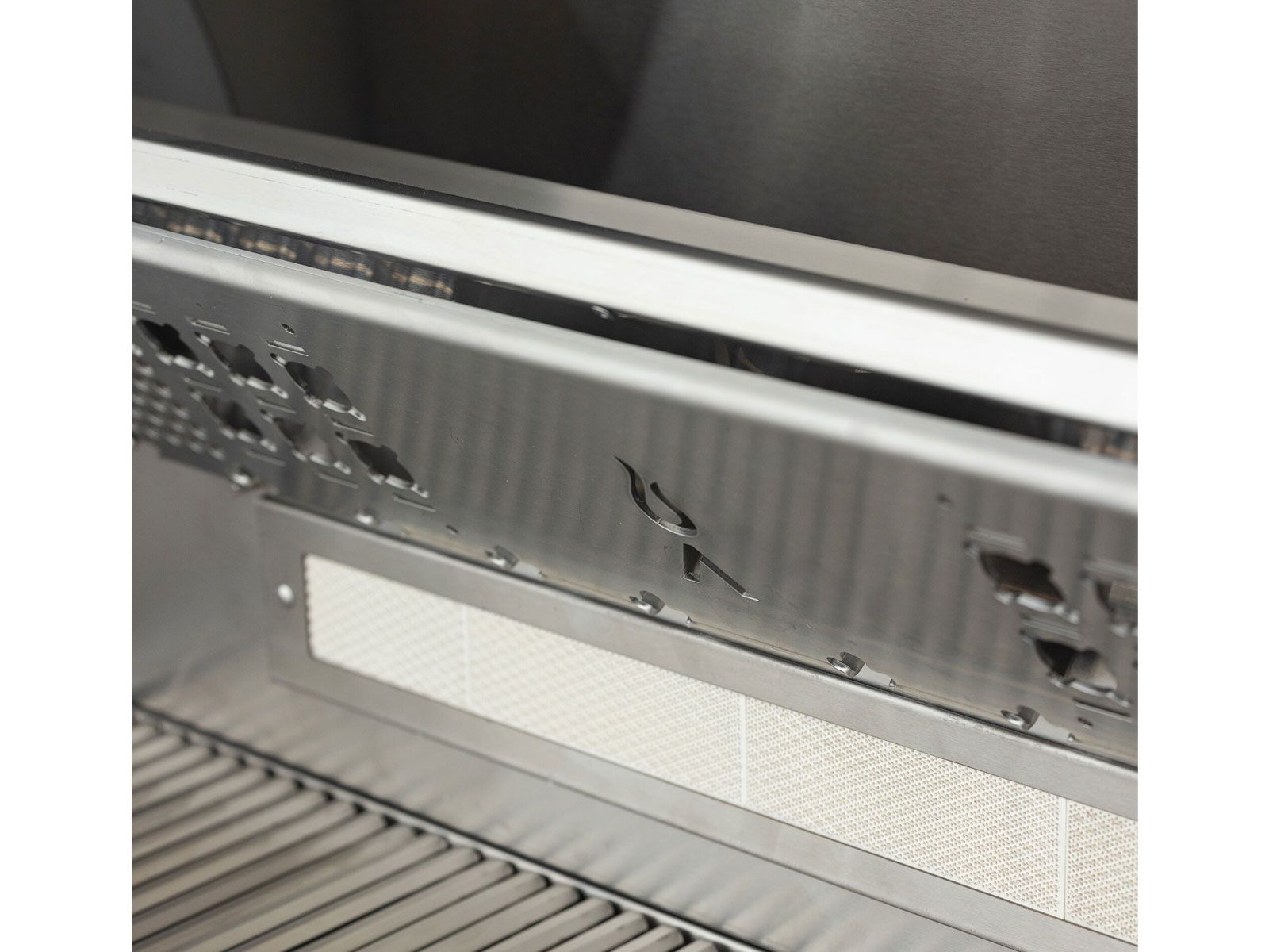 Blaze LTE Pro 32-Inch 4-Burner Built-In Gas Grill with Digital Display and Rotisserie – BLZ-4LTEPRO