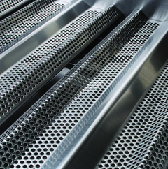 Blaze LTE+ 32-Inch 4-Burner Built-In Gas Grill with LED Knobs and Rear Infrared Burner – BLZ-4LTE3