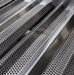 Blaze LTE 32-Inch 4-Burner Built-In Gas Grill with LED Lighting and Infrared Rear Burner – BLZ-4LTE2